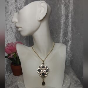 Handmade Stunning Rhinestone Necklace 30" Chain